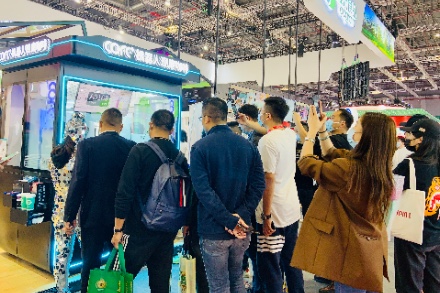 机器人咖啡引爆现场，上海国际酒店及餐饮业博览会盛大开幕
