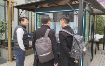 红星美凯龙领导来访上海氦豚科技，亲自体验COFE+机器人现磨咖啡